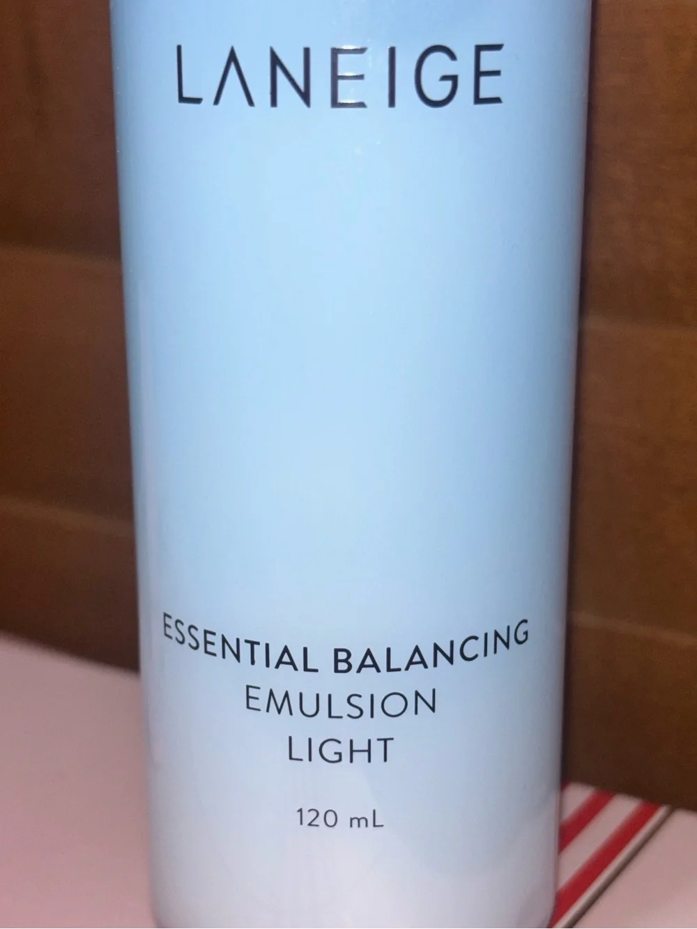 Laneige Essential Balancing Emulsion Light